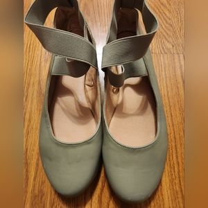 Flat Leather Dance Shoes NY & Co Soft Green 7